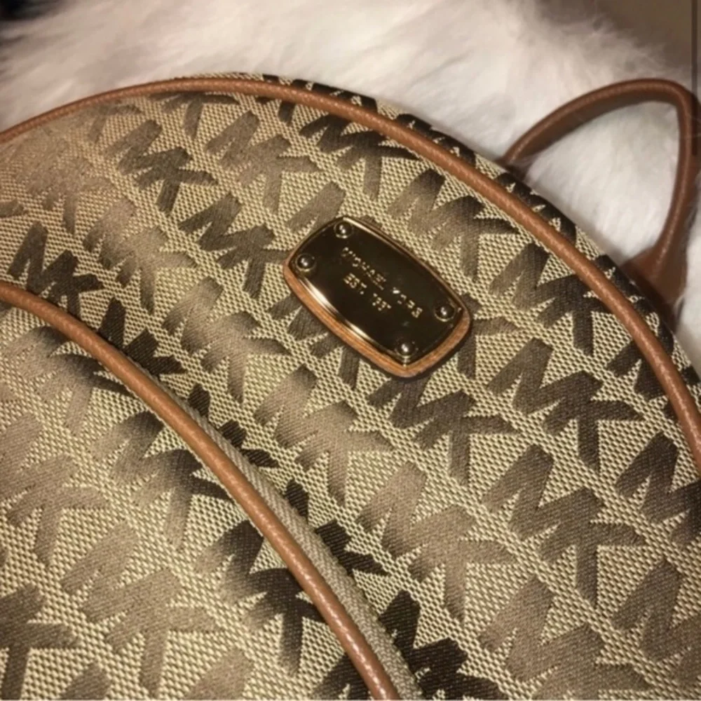 MICHAEL KORS LARGE ABBEY MONOGRAM BROWN BACKPACK❗️